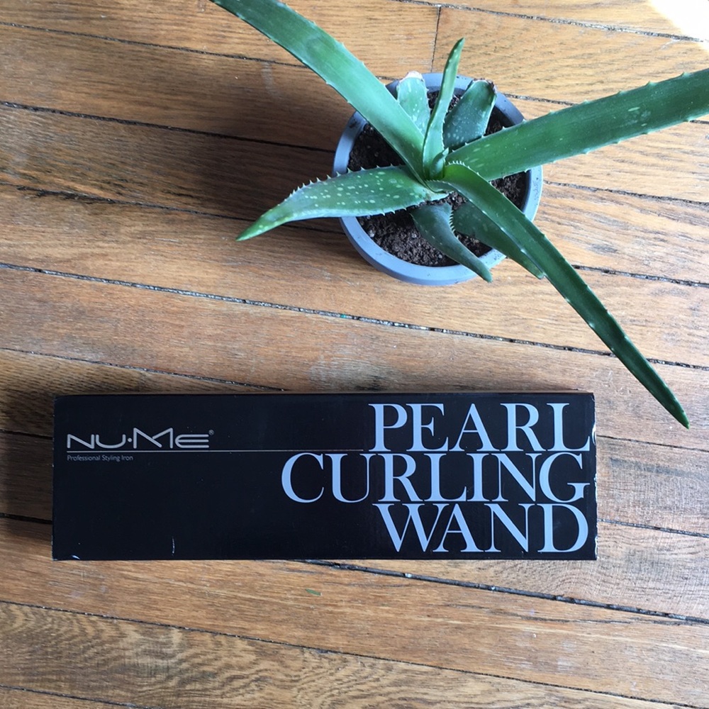 NuMe pearl curling wand